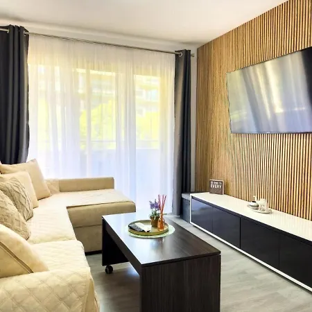 Marathon Apartment Salou